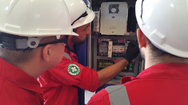 Seguridad en Alto Voltaje y Electricidad
